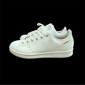 Adidas Kids White Sneakers with Iridescent Accents size 4.5 kids / 6.5-7 women’s